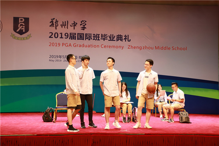 圖3：高三國際2班舞臺(tái)劇《青春紀(jì)念冊(cè)》.JPG