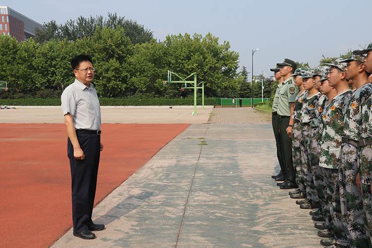 圖片2：問候高一國際班同學(xué).JPG