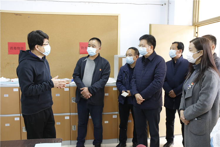 鄭邦山廳長對衛(wèi)生防疫聯(lián)防聯(lián)控工作做指導(dǎo).JPG