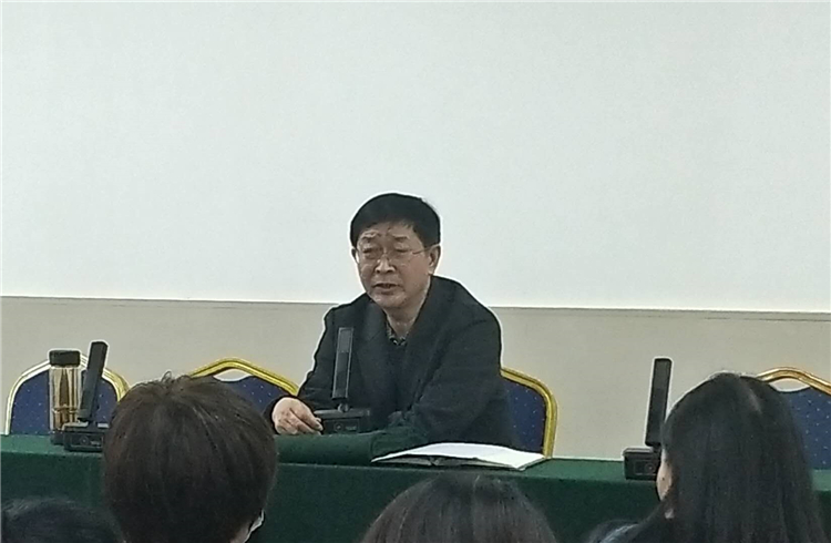 鄭州中學(xué)黨委委員、副校長宋振國講話.jpg