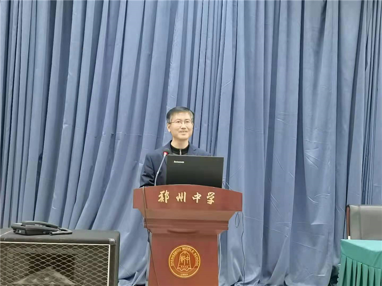 圖4 張謙 立足當下，面向未來，真正的教育，是“自己教育自己”.jpg