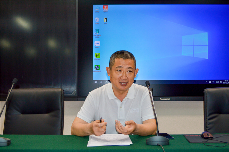 鄭州中學物理學科教研組長張善軍主持教研會.jpg
