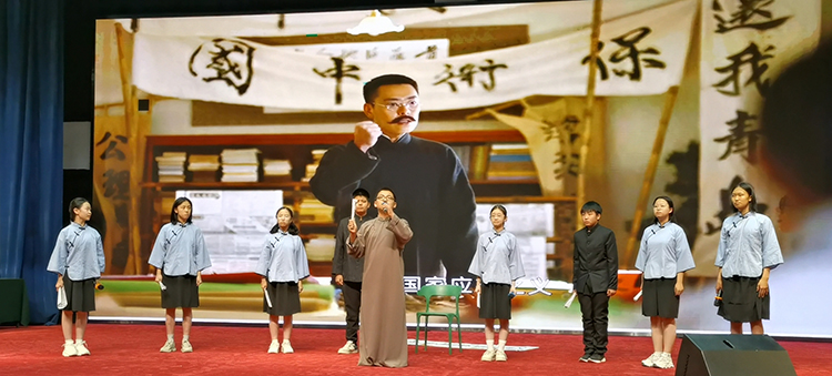 圖4：七年級七8班 七9班歷史劇《覺醒年代》.jpg