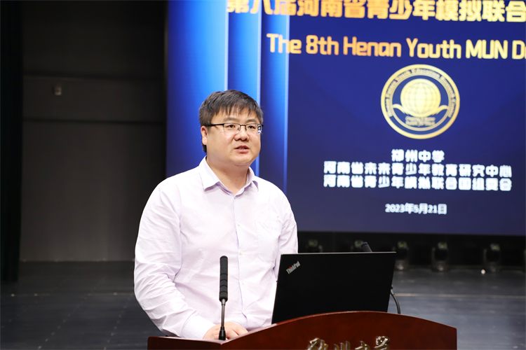 圖片3：鄭州中學黨委委員、副校長田玉寶致辭.JPG