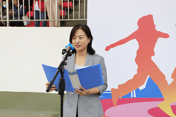 圖片27：鄭州中學(xué)黨委委員、校長李蘭致開幕辭.JPG