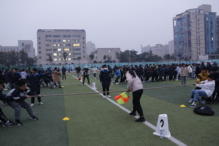圖片1 同學(xué)們正在進(jìn)行多輪比拼.JPG