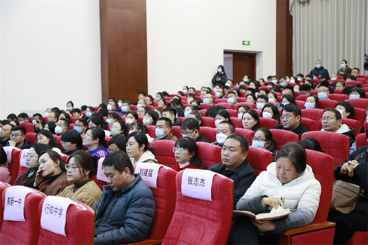 圖片6：參會(huì)嘉賓認(rèn)真聆聽(tīng).JPG