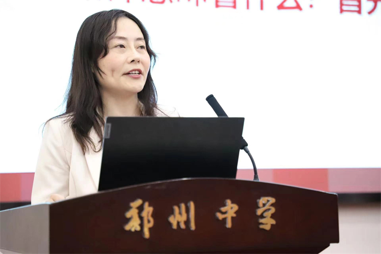 圖三 黨委委員、副校長韓穎分享.jpg