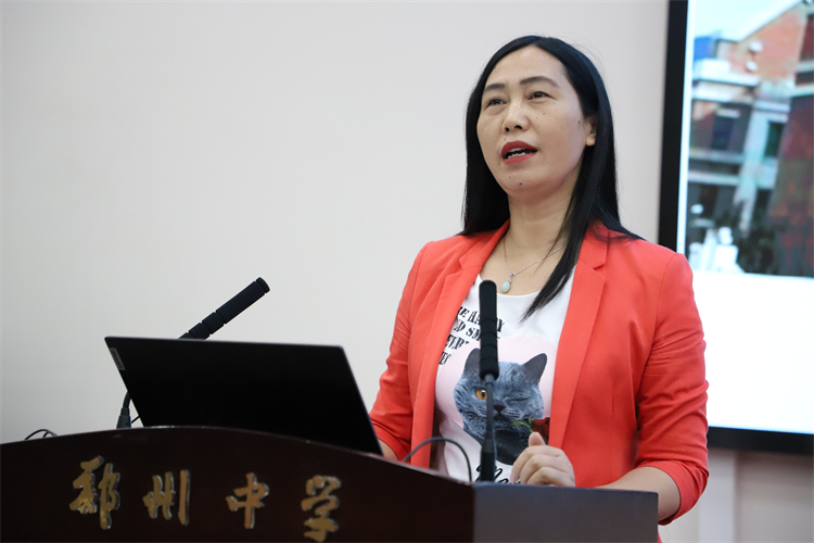 圖6：高中教科室主任徐利霞匯報(bào).JPG