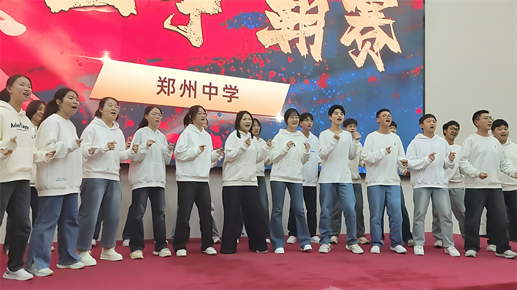 圖片9：聲樂社獻唱.png
