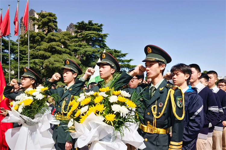 圖4：全體同學宣誓.jpg