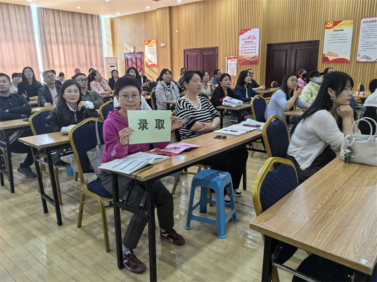 圖片2：家長(zhǎng)參與互動(dòng).jpg